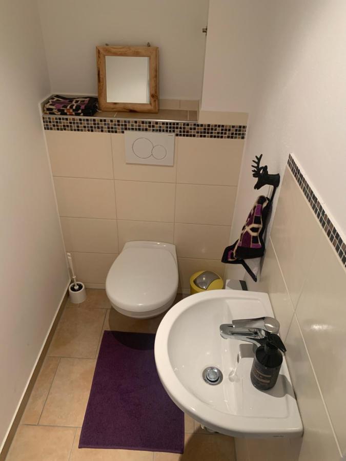 Bezaubernde Ferienwohnung mit Garten und Sauna-Nutzung Waldershof Exterior foto