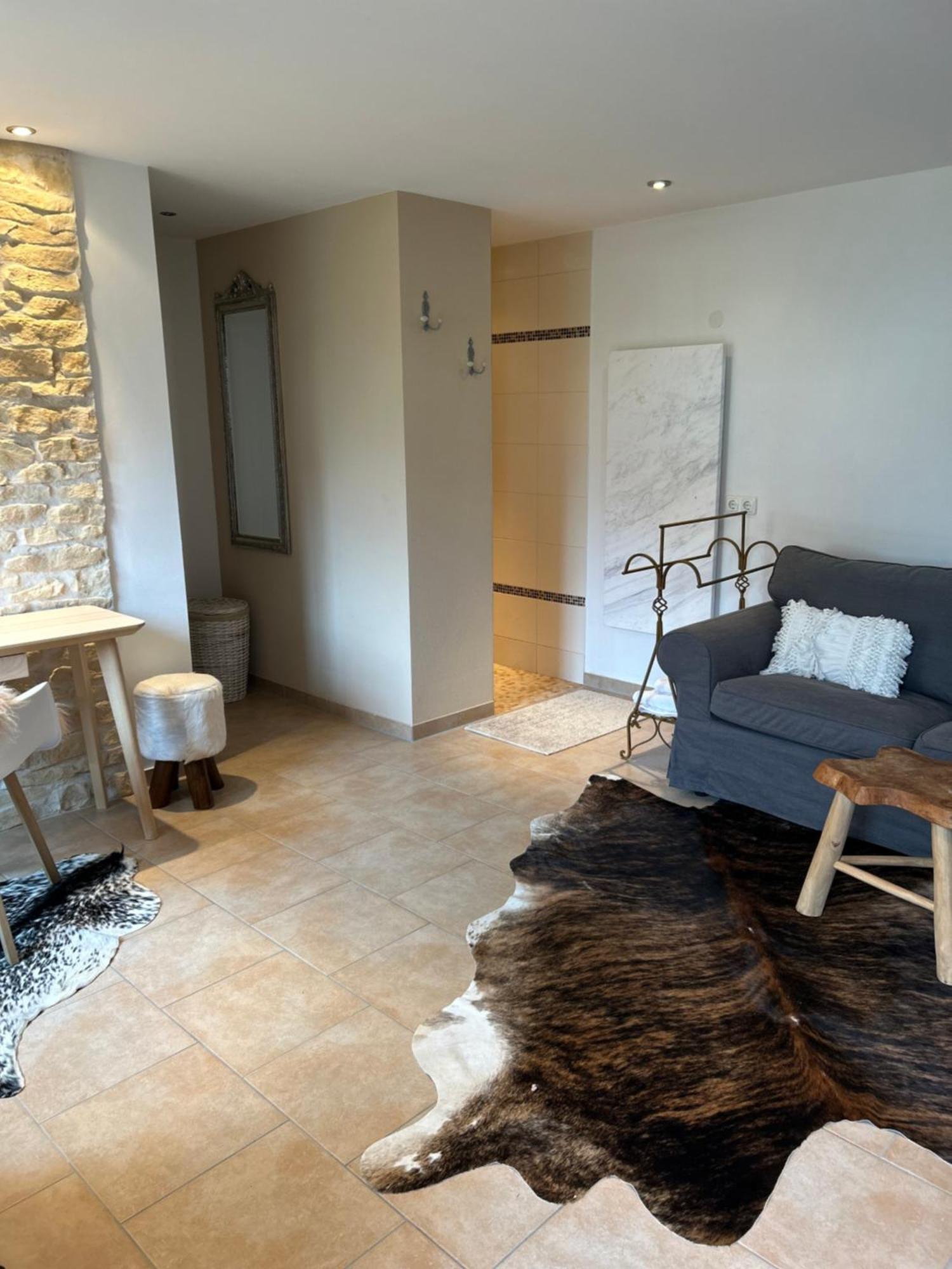 Bezaubernde Ferienwohnung mit Garten und Sauna-Nutzung Waldershof Exterior foto